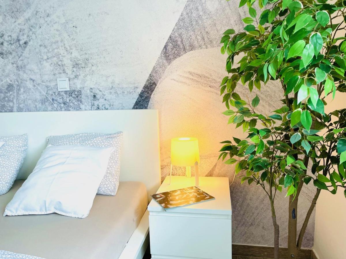 Anapartments *
